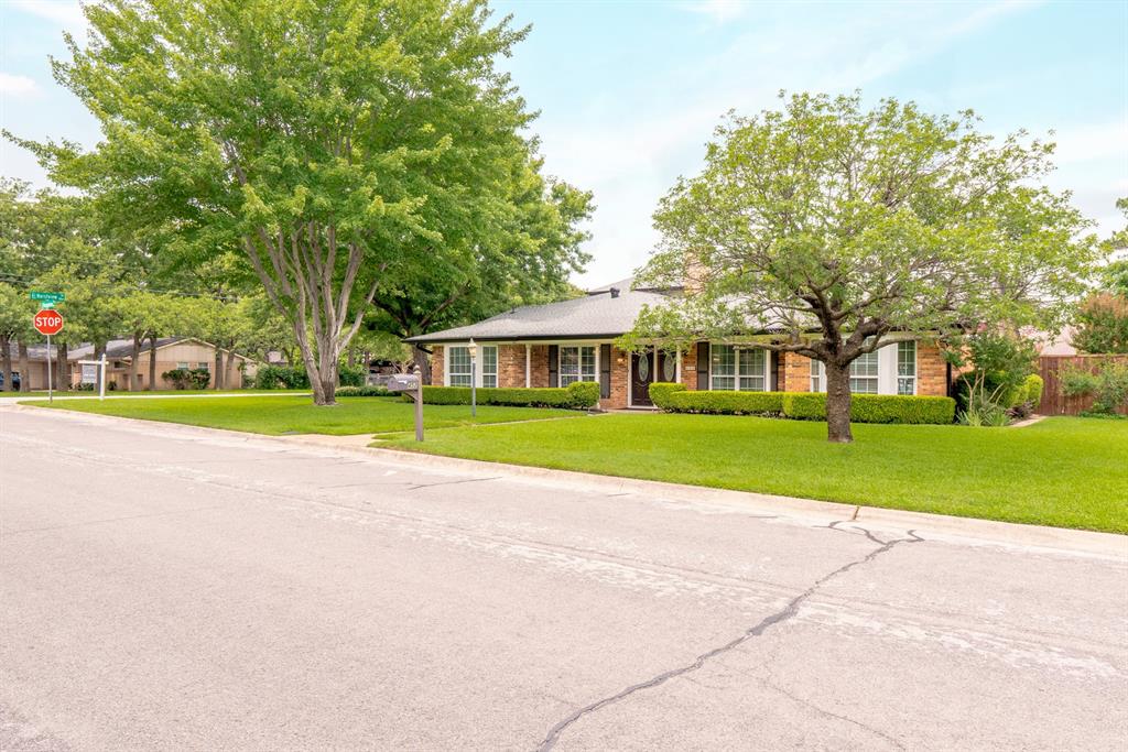 452 W Pleasantview Drive
