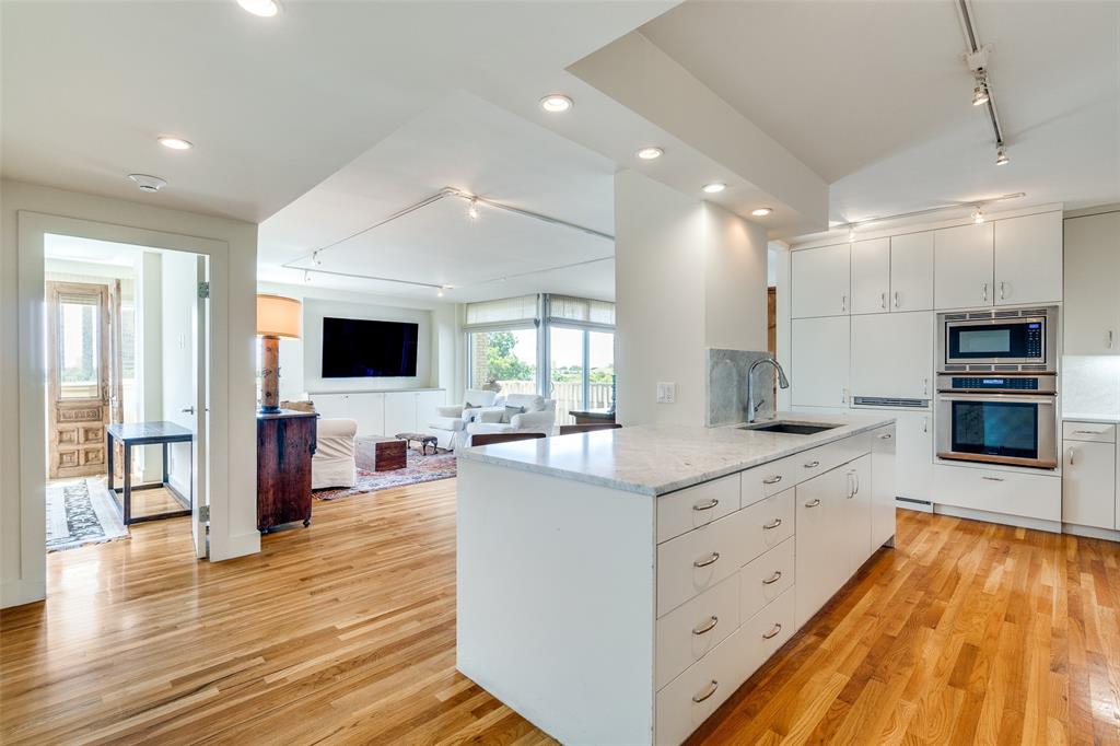 3701 Turtle Creek Boulevard 7J