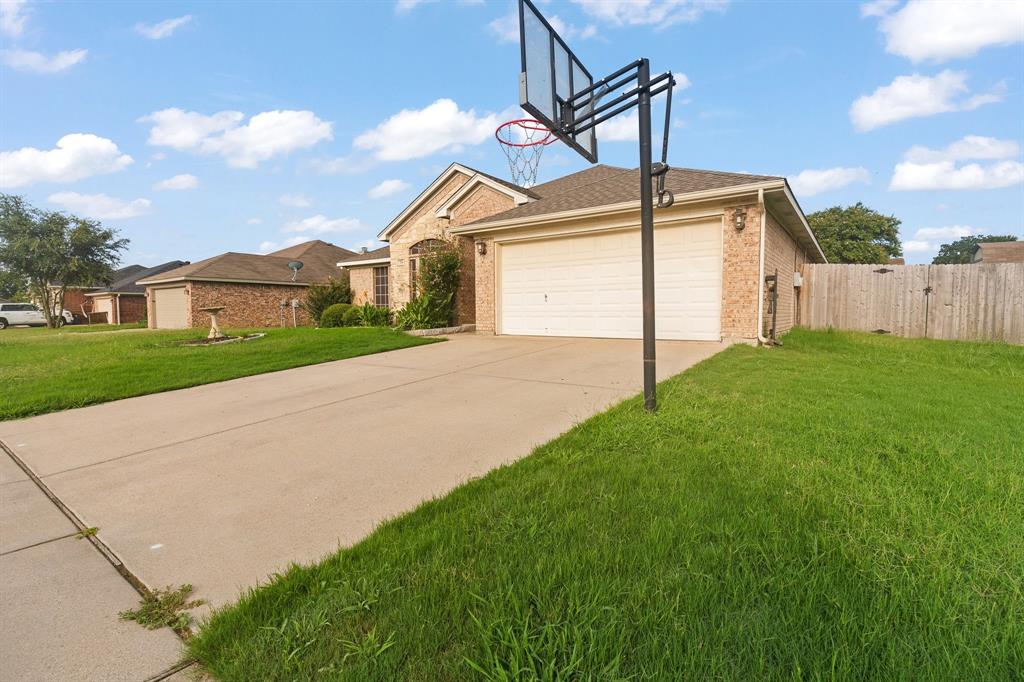726 E Sheila Circle