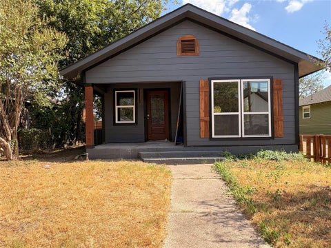 Photo of 4310 Jamaica Street, Dallas, TX 75210 (MLS # 21388832)