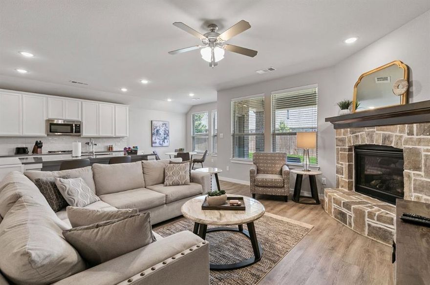 Solar Panels and low utility bills! Come see this beautiful Highland Home in the resort-inspired community of Inspiration! With 4 bedrooms, 3 full bathrooms, and a study there is plenty of room for everyone!  
This phone has paid off solar panels on the side of the home which gives the home very low electric bills. This house is walking distance to George W. Bush Elementary. Come be a part of this wonderful golf cart community that has something for everyone with gorgeous views of Lake Lavon, full fitness center, resort-style pools, and a lazy river!