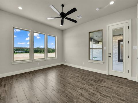 Tiny photo for 124 Desperado Way, Weatherford, TX 76088 (MLS # 21201008)