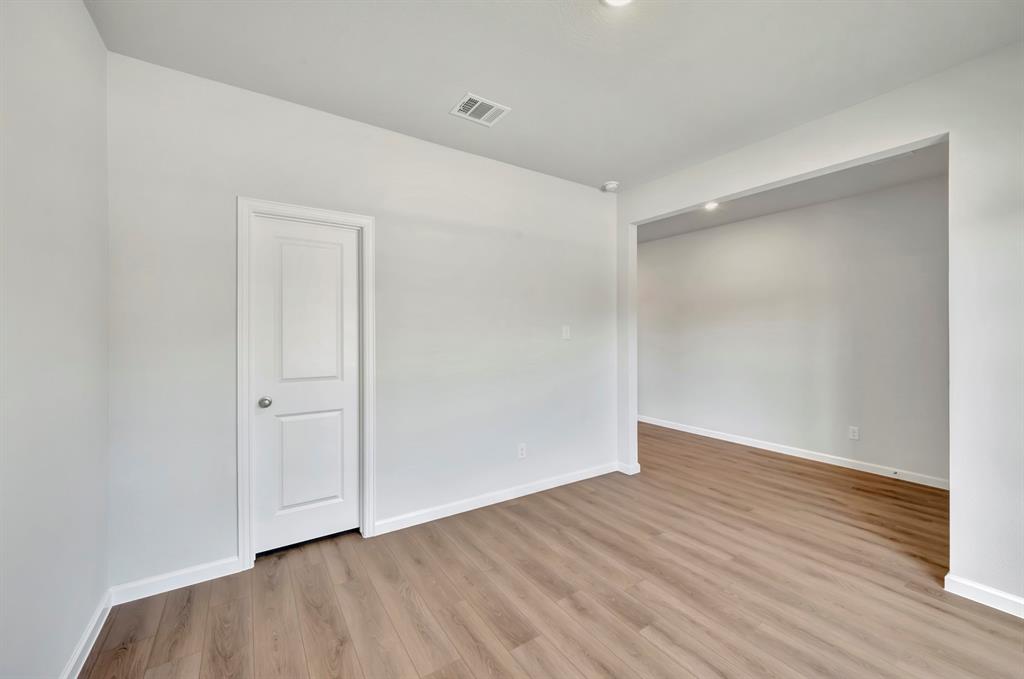 2527 Canadian Way