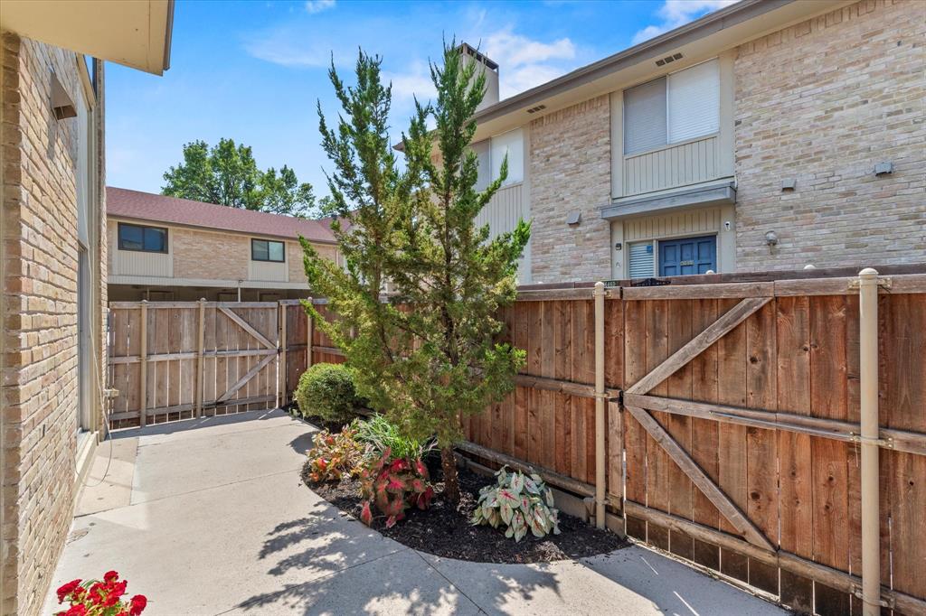 2648 Custer Parkway D