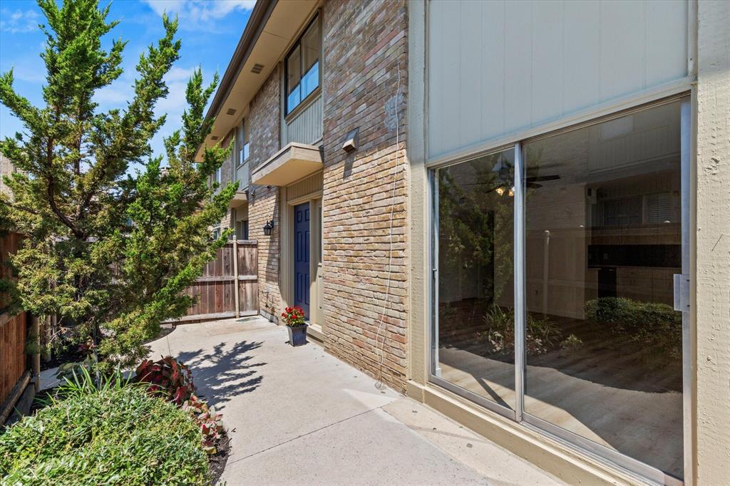 2648 Custer Parkway D