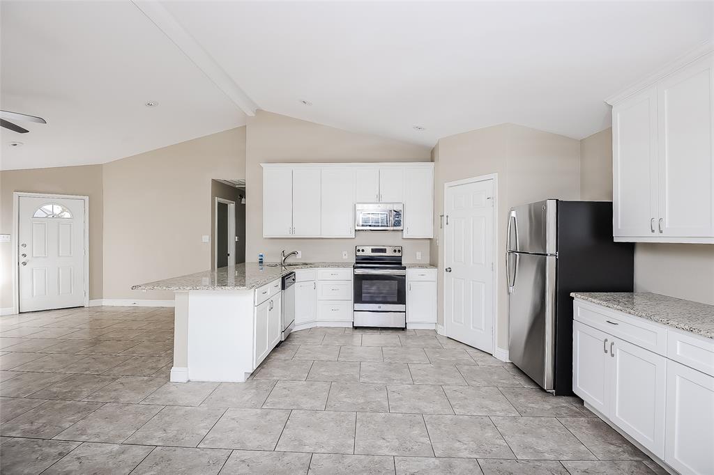 Pennisula 02 - Residential Lease