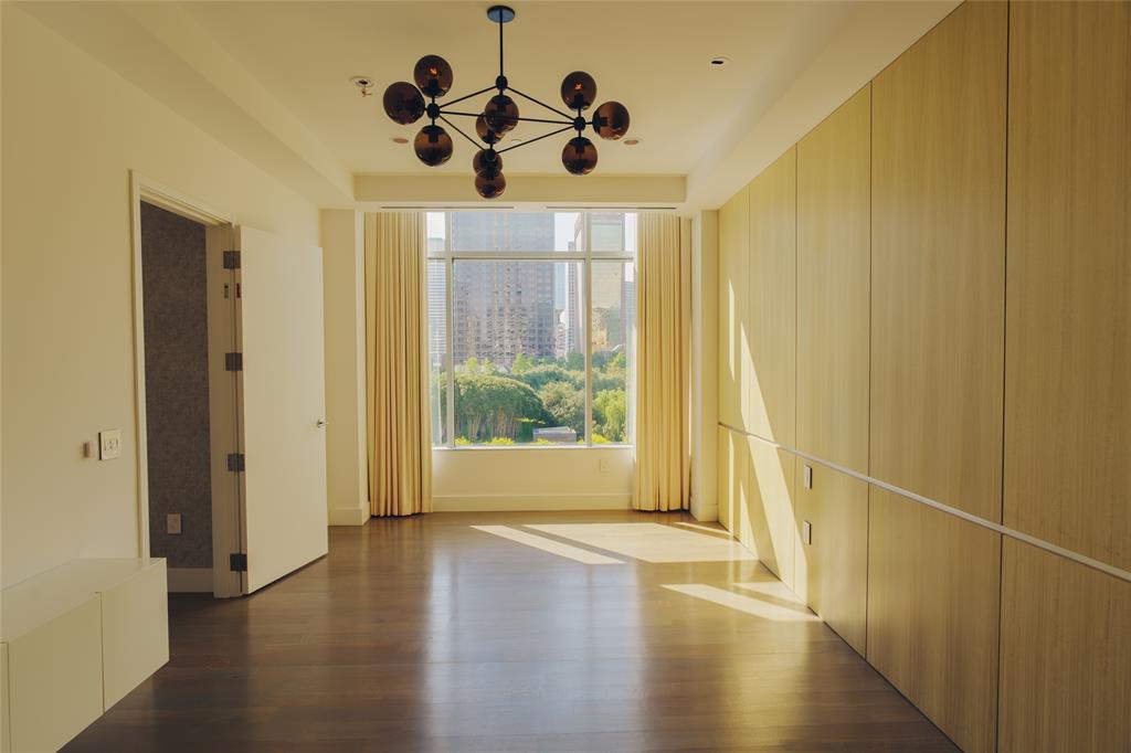 PARKSIDE CONDOMINIUM - Residential Lease