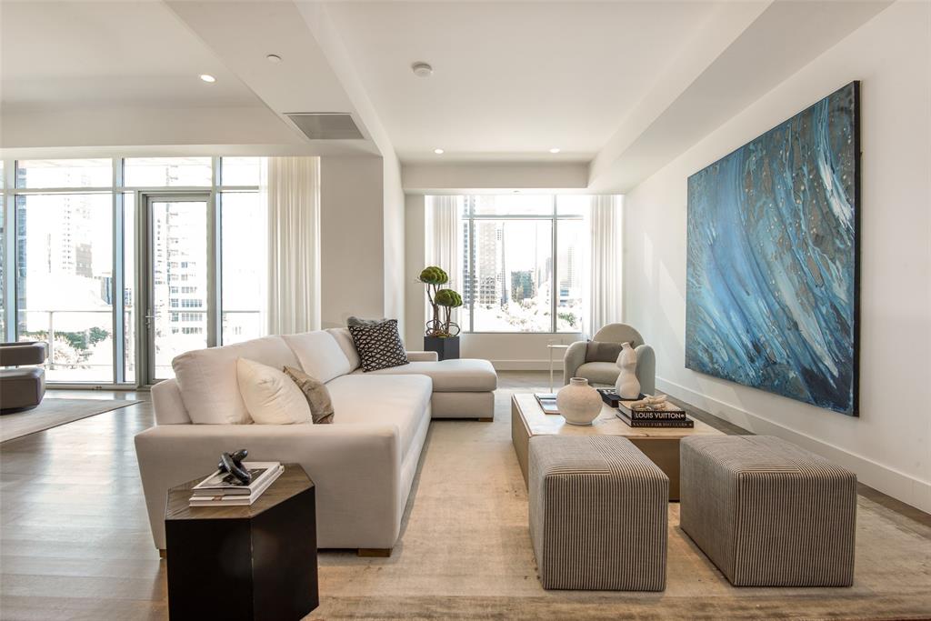 PARKSIDE CONDOMINIUM - Residential Lease