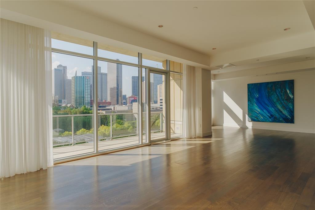 PARKSIDE CONDOMINIUM - Residential Lease