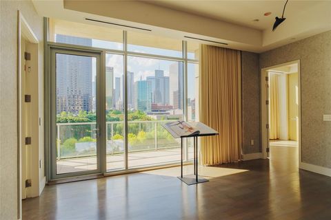 Tiny photo for 2025 Woodall Rodgers Freeway #51, Dallas, TX 75201 (MLS # 20957601)