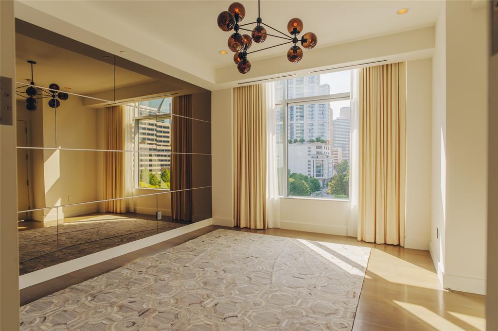 PARKSIDE CONDOMINIUM - Residential Lease