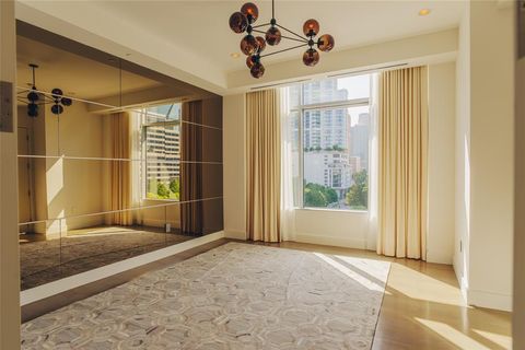 Tiny photo for 2025 Woodall Rodgers Freeway #51, Dallas, TX 75201 (MLS # 20957601)