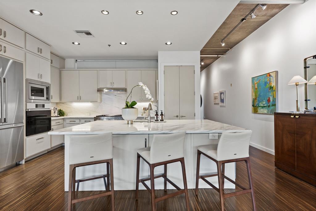 3030 Bryan Street 201