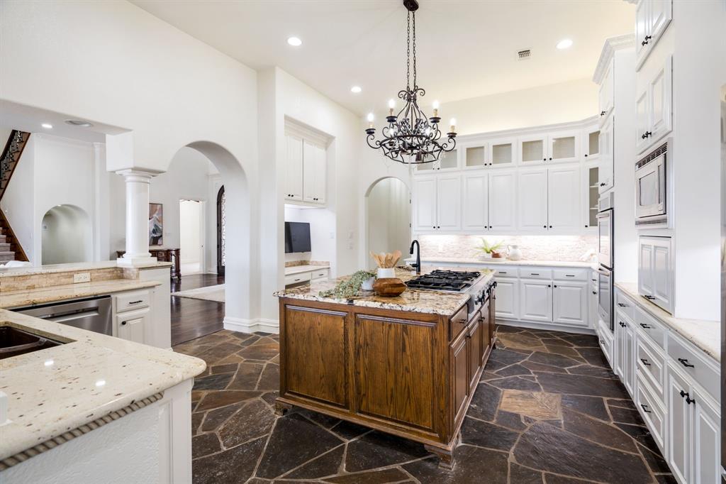 1916 W Emerald Bend Court