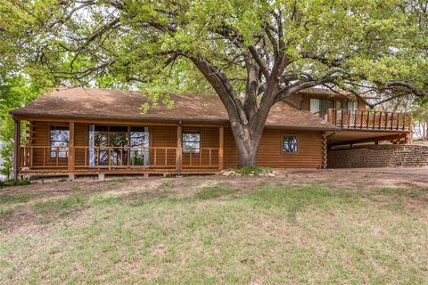 Photo of 1114 Spur Trail, Granbury, TX 76049 (MLS # 21220209)