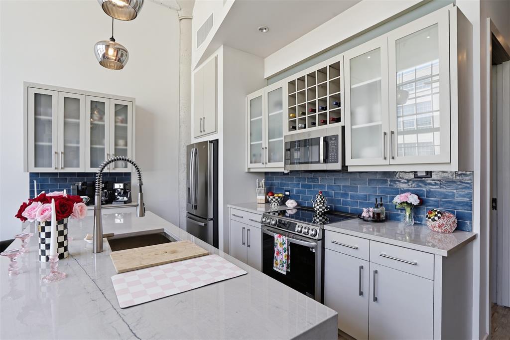 One Montgomery Plaza Residence Condo - Residential