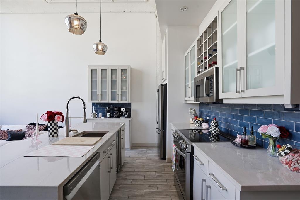 One Montgomery Plaza Residence Condo - Residential