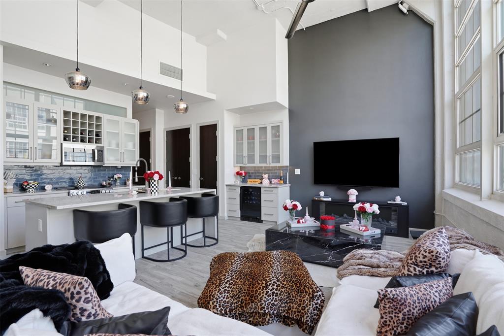 One Montgomery Plaza Residence Condo - Residential