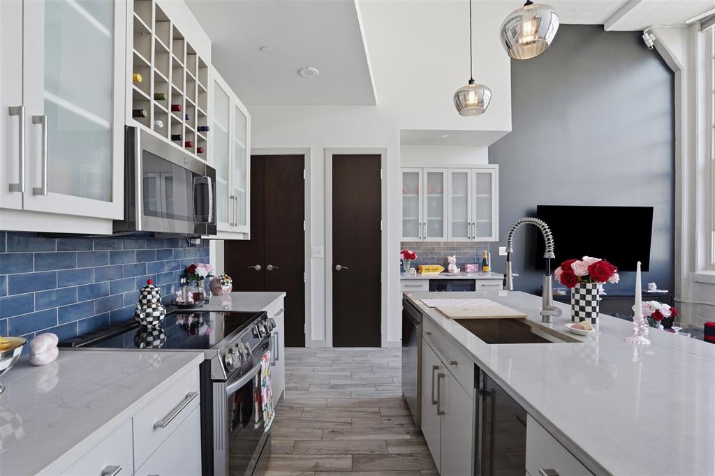 One Montgomery Plaza Residence Condo - Residential