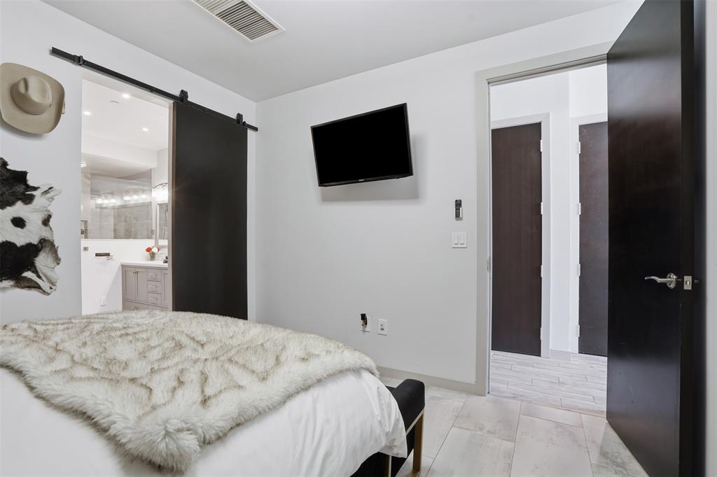 One Montgomery Plaza Residence Condo - Residential