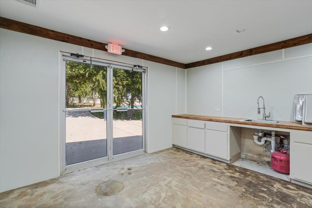 Alvarez Add - Commercial Sale