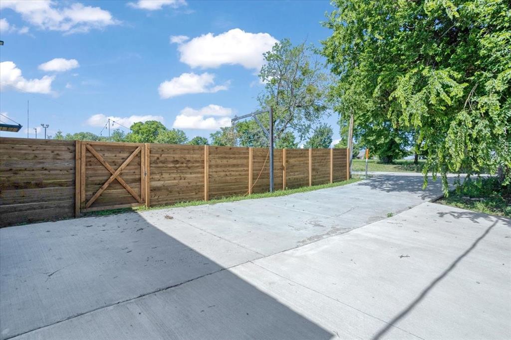 Alvarez Add - Commercial Sale