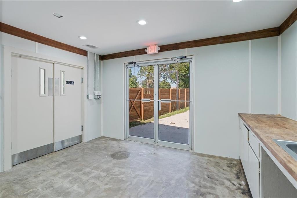 Alvarez Add - Commercial Sale