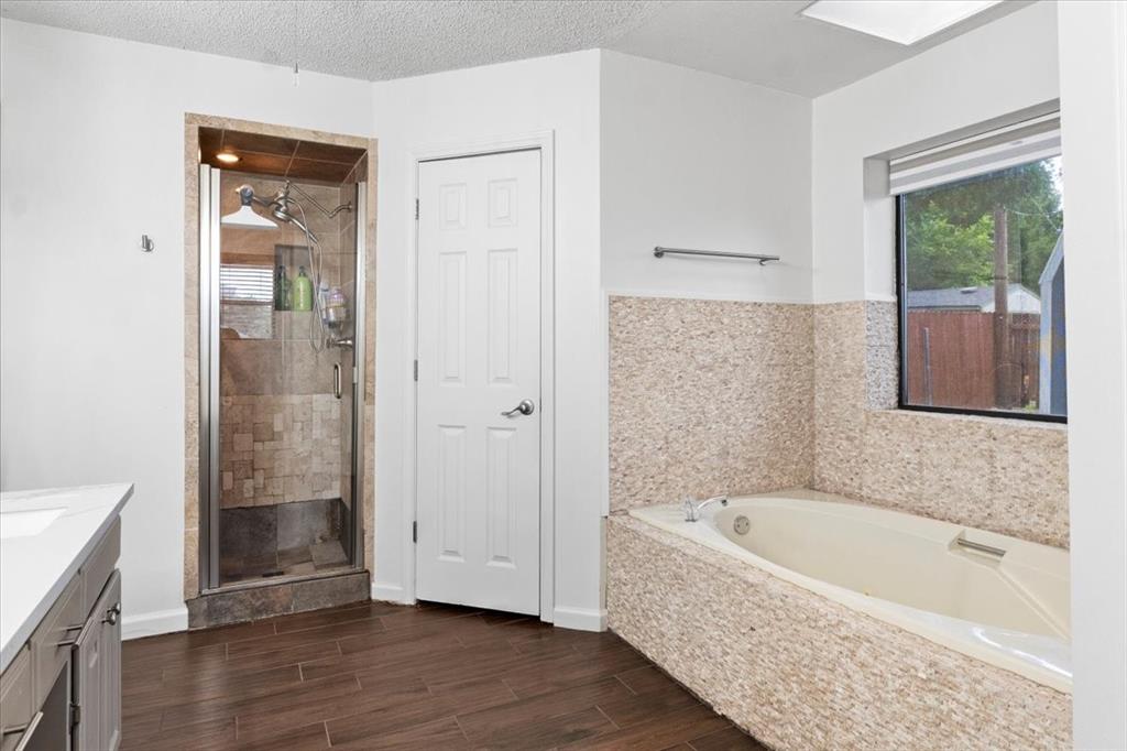 Burleson, Texas 76028, United States, 3 Bedrooms Bedrooms, ,2 BathroomsBathrooms,Residential,Pending,155496