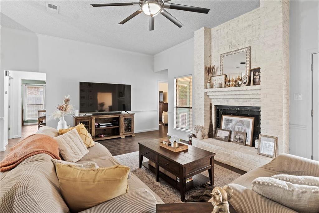 Burleson, Texas 76028, United States, 3 Bedrooms Bedrooms, ,2 BathroomsBathrooms,Residential,Pending,155496