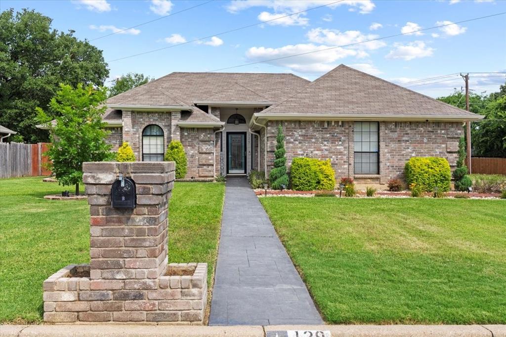 Burleson, Texas 76028, United States, 3 Bedrooms Bedrooms, ,2 BathroomsBathrooms,Residential,Pending,155496