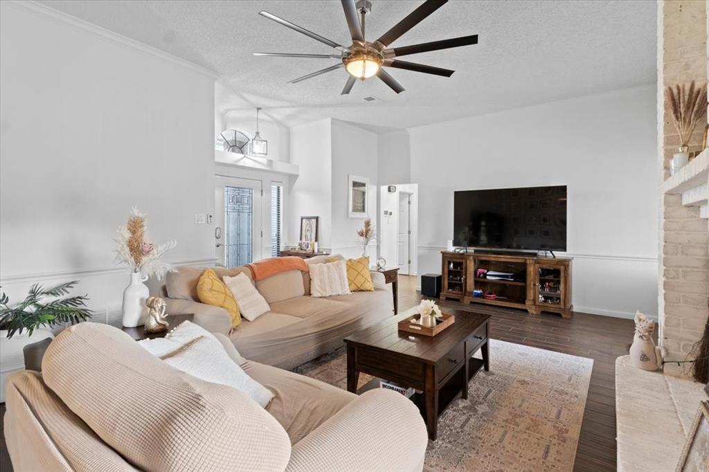 Burleson, Texas 76028, United States, 3 Bedrooms Bedrooms, ,2 BathroomsBathrooms,Residential,Pending,155496