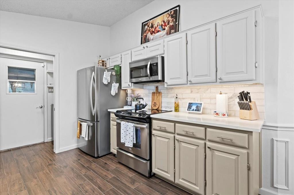 Burleson, Texas 76028, United States, 3 Bedrooms Bedrooms, ,2 BathroomsBathrooms,Residential,Pending,155496