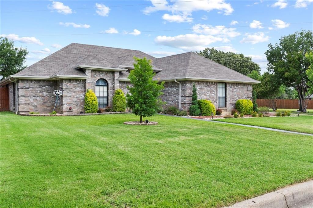Burleson, Texas 76028, United States, 3 Bedrooms Bedrooms, ,2 BathroomsBathrooms,Residential,Pending,155496