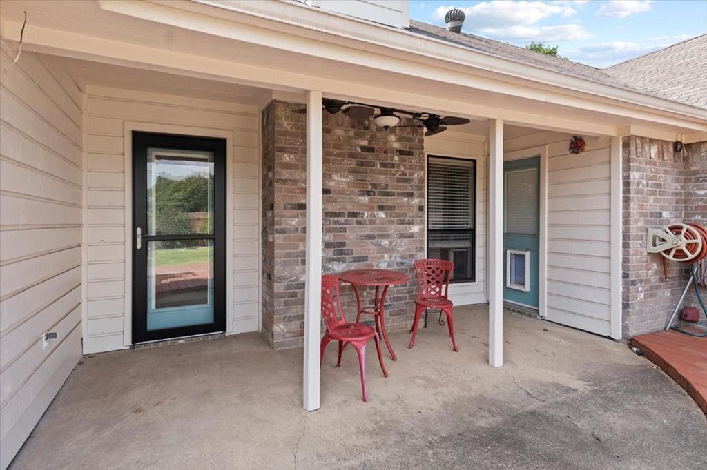 Burleson, Texas 76028, United States, 3 Bedrooms Bedrooms, ,2 BathroomsBathrooms,Residential,Pending,155496