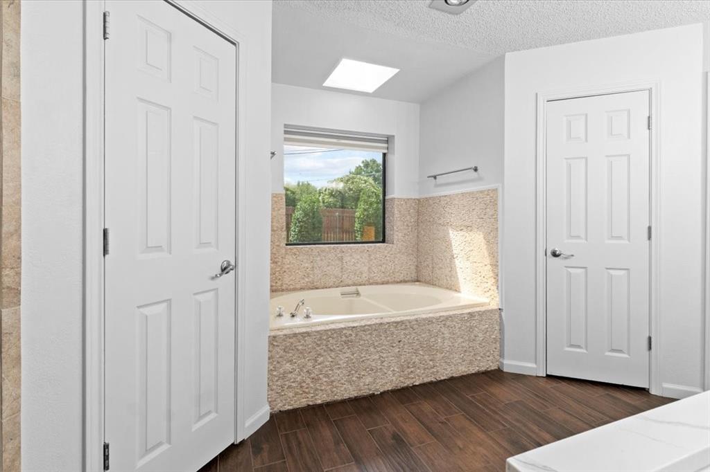 Burleson, Texas 76028, United States, 3 Bedrooms Bedrooms, ,2 BathroomsBathrooms,Residential,Pending,155496