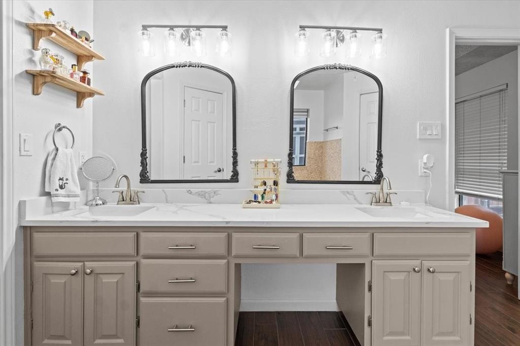 Burleson, Texas 76028, United States, 3 Bedrooms Bedrooms, ,2 BathroomsBathrooms,Residential,Pending,155496