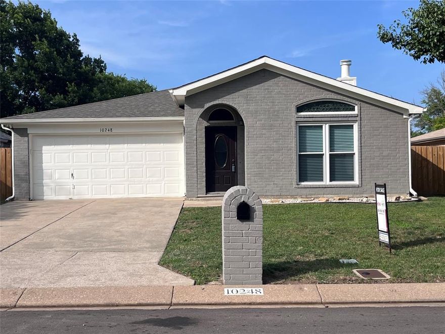 LOCATION, LOCATION, LOCATION!!

Newly Renovated, MOVE IN READY!

3 Bedroom 2 Bath home in White Settlement ISD! 

This home is a must see. Walking distance to the Elementary school, mins away from Lockheed Martin, along with the convenience of having tons of shopping at your finger tips. This spacious 3-bedroom, 2 bath sits on 1575 sq ft. This layout is perfect! With can lighting throughout , This open concept kitchen comes with a unique skylight, along with a beautiful kitchen island & granite countertops. Front and backyard sprinkler system.

Walk-in pantry and Laundry room, the Primary suit has an over sized tub, with a standup shower, & walk-in closets! Nice fenced in backyard with a shed & patio great for entertainment. 

Property Highlights- 

Prime Location• Walking distance to the Elementary School• White settlement ISD• Lockheed Martin• TONS of retail, resuraunts parks & so much more • Newly Renovated Ready to move in• Interior paint. Includes fireplace• Shed conveys • All SS appliances convey• Remodeled kitchen granite • Remodeled master & guest bathroom • New carpet• Luxury vinyl plank • New Roof • New windows with warranty• canned lighting throughout• wood burning fireplace• beautiful Skylight in kitchen• custom moveable granite kitchen island• sprinkler system, front & back yard• 



*This home is ready! Perfect investment property move in ready!