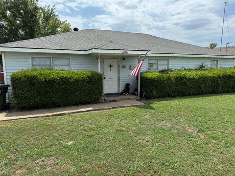 1206 E FM 902 Howe TX 75459