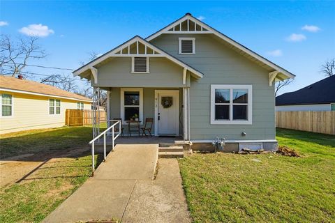 Photo of 913 Lenox Street, Waco, TX 76704 (MLS # 21194818)