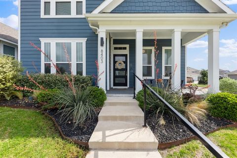 Photo of 8403 Martinique Mews, Rowlett, TX 75089 (MLS # 21236704)