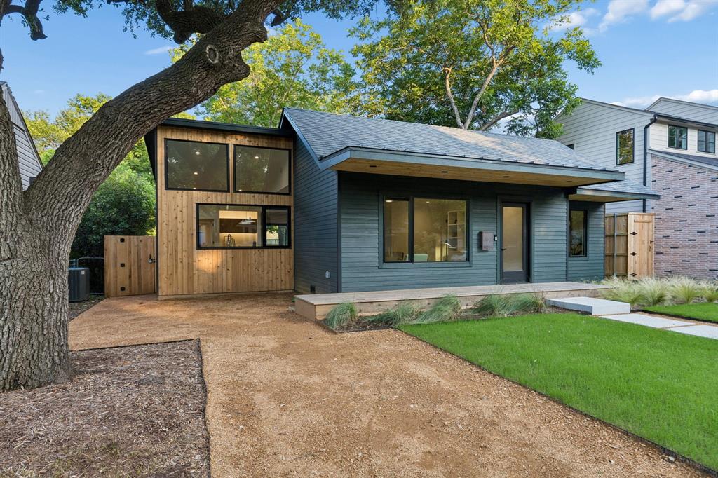 9028 Santa Clara Drive