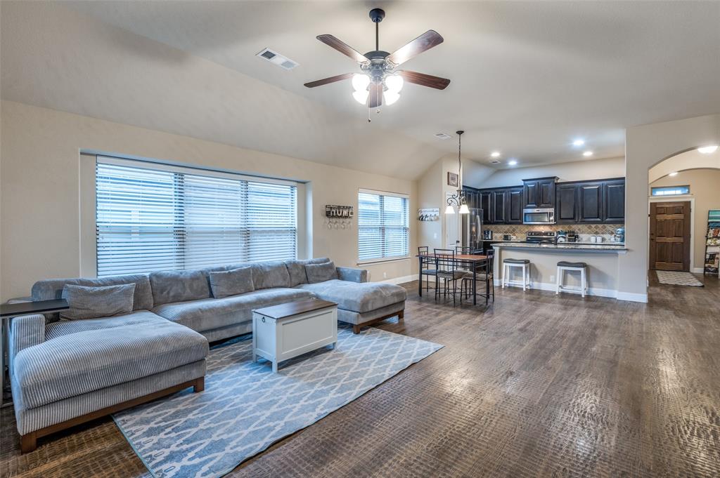2113 Glorioso Lane