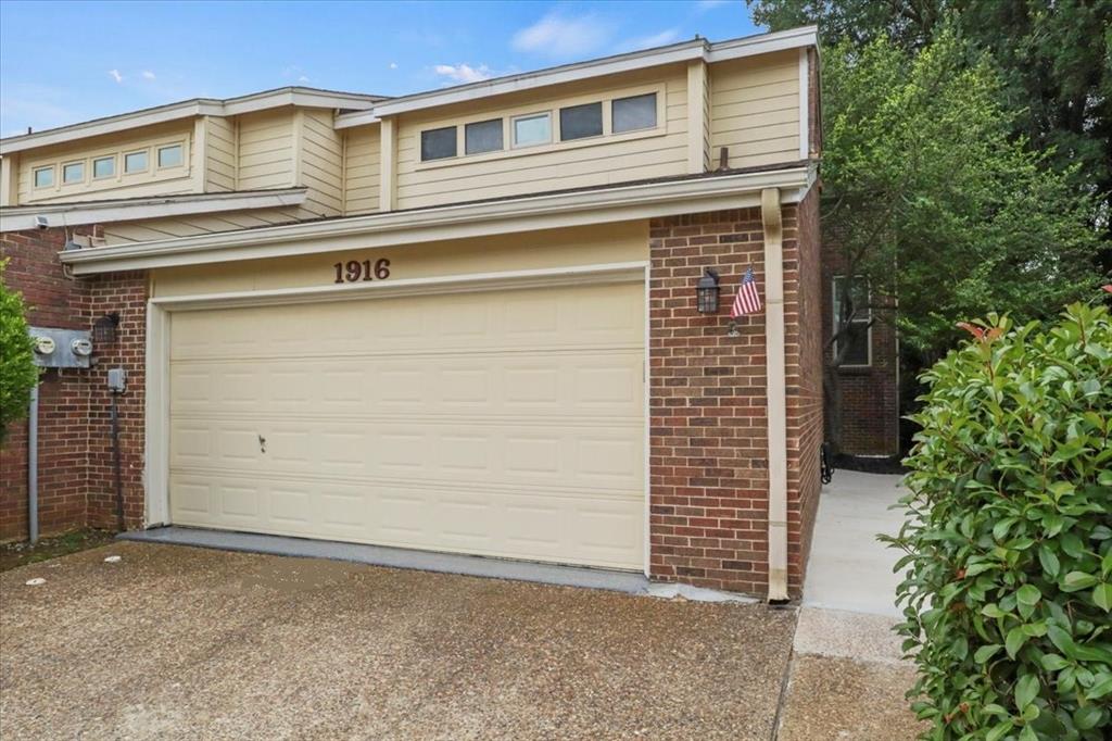 1916 Shorewood Drive