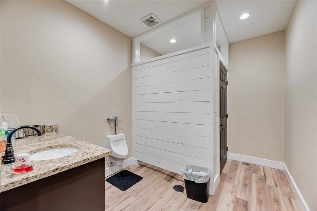 Nnw - Commercial Sale