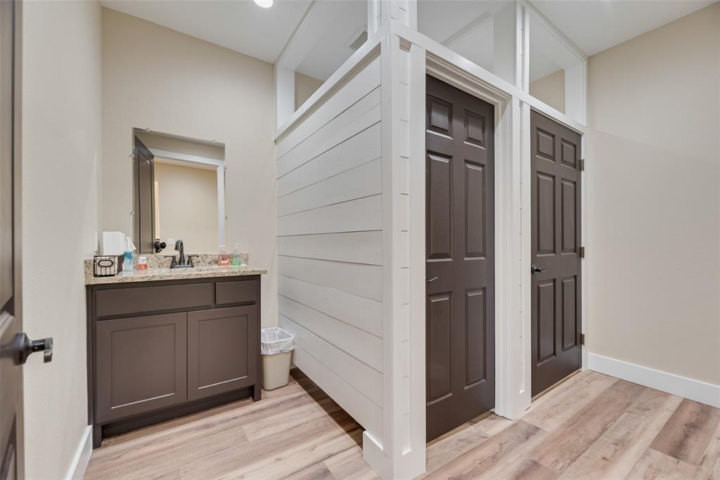 Nnw - Commercial Sale