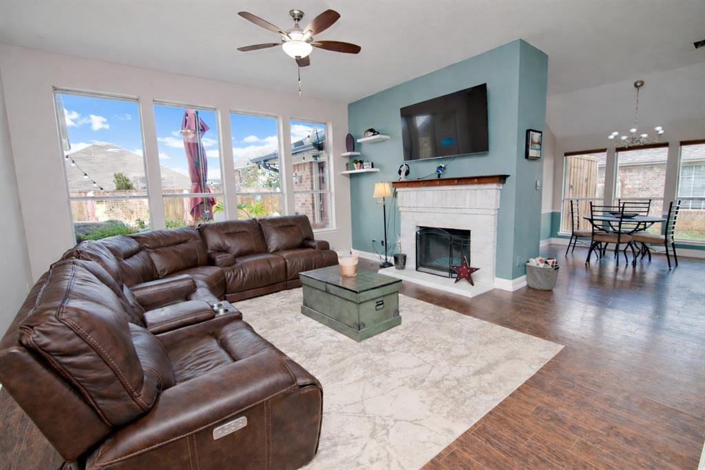 757 Winding Oak Bend