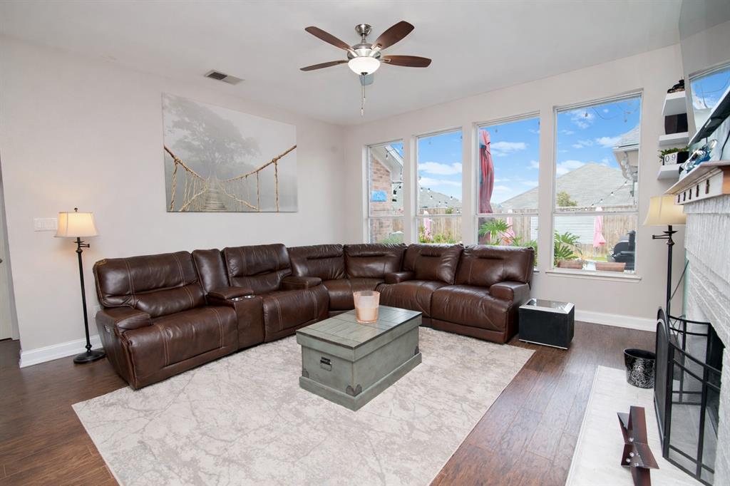 757 Winding Oak Bend