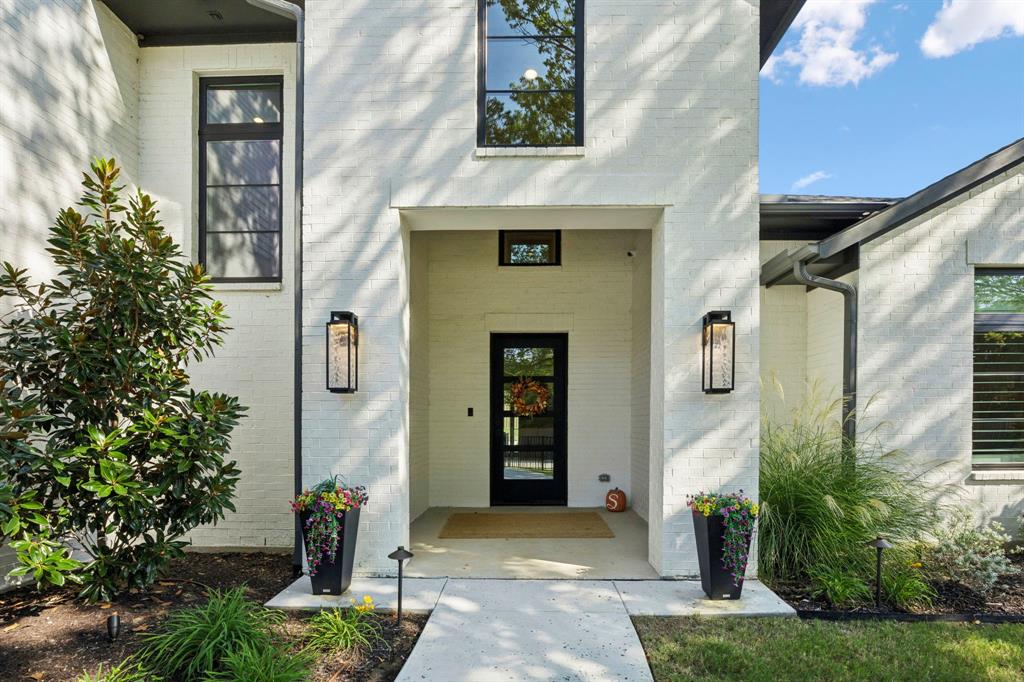 2602 Pointe Court