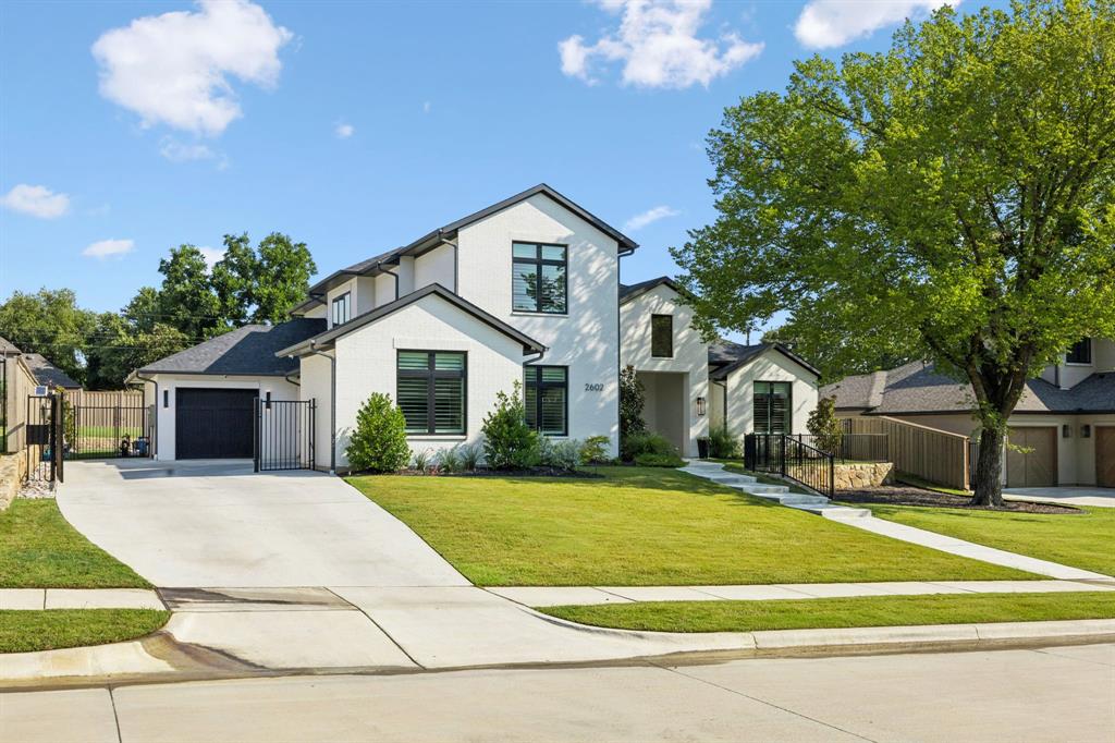 2602 Pointe Court