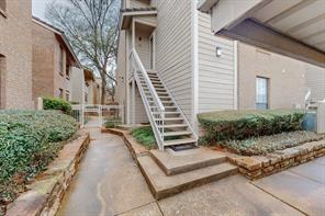 View Arlington, TX 76011 condo